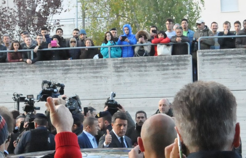 renzi a Camerino dopo il terremoto