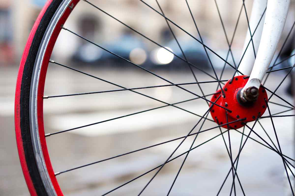 Milano investita betoniera bici morta donna