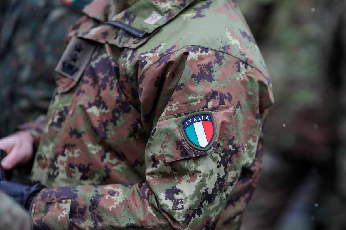 Roma incidente frontale morto militare Esercito