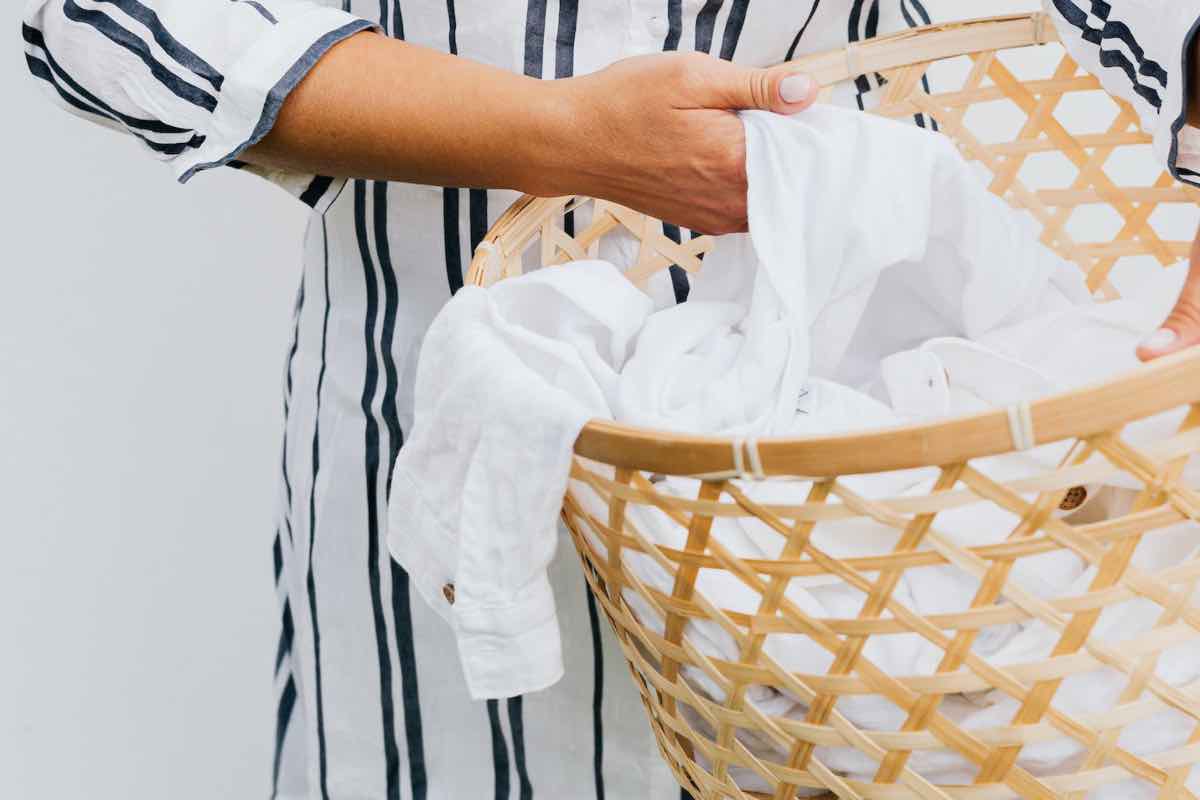 Metti un sacchetto di plastica in lavatrice